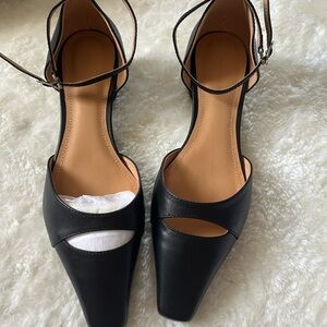 Elegant Black Women's Leather Flats